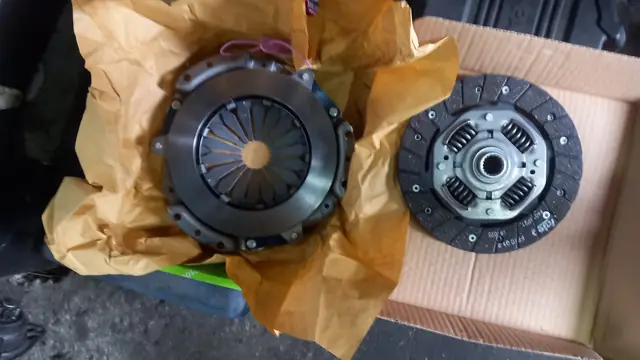 Kit de ambreiaj nou, pregătit pentru montaj